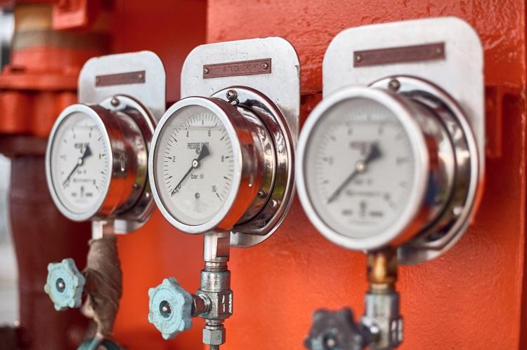 Oil and gas pressure gauges