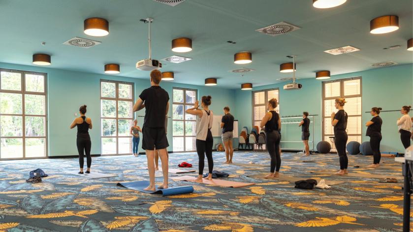 Zusammen aktiv: Eine Yoga-Einheit im Rahmen der CMS Academy