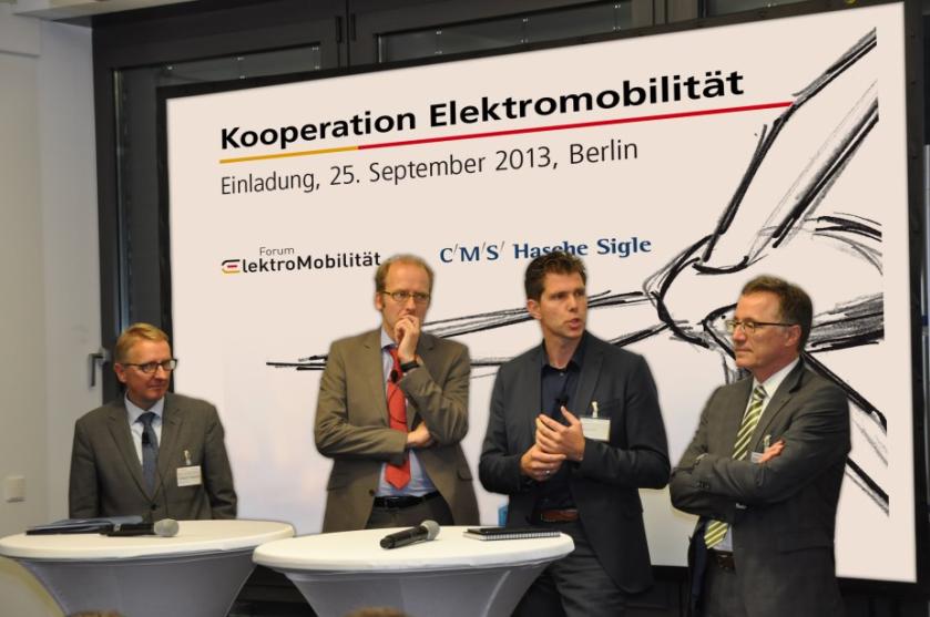 Andreas J. Roquette, CMS Hasche Sigle; Dr. Peter Jakubowski, Bundesinstitut f&uuml;r Bau-, Stadt- und Raumforschung im Bundesamt f&uuml;r Bauwesen und Raumordnung; Martin Ertl, Bombardier Transportation GmbH; Prof. Dr. Wilhelm Bauer, Fraunhofer Morgenstadt (v.l.n.r.)