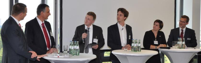 Dr. Thomas Schwarz, AUDI AG; Erich Nickel,&nbsp;IBM Deutschland GmbH; Peter Schwierz, electrive.net; Alan Atzberger, Tesla Motors GmbH; Daniela Hartmann-Ege, Bosch Software Innovations GmbH; Dr. Gerd Leutner, Partner CMS Hasche Sigle (v.l.n.r.)