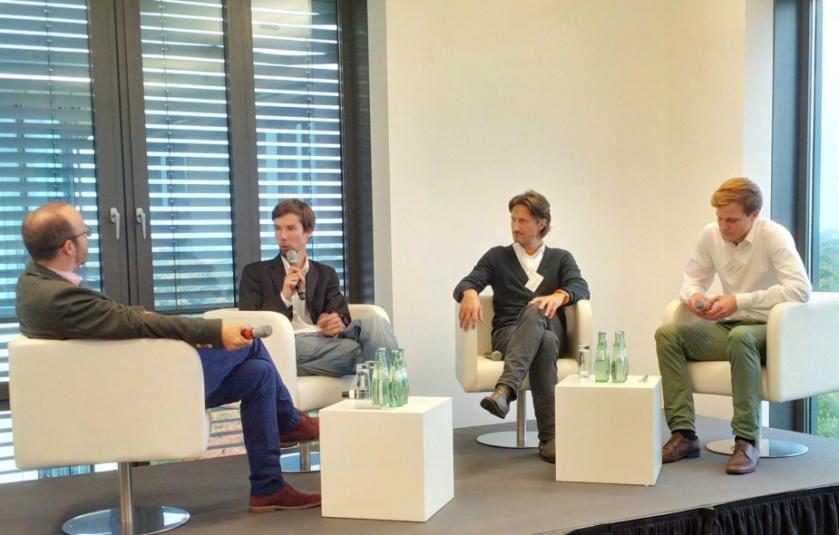 Jens Stoewhase, intellicar.de; Oliver L&uuml;nstedt, carzapp; Holger Wei&szlig;, Panasonic Automotive; Valerian Seither, eMio eRoller-Sharing (v.l.n.r.)