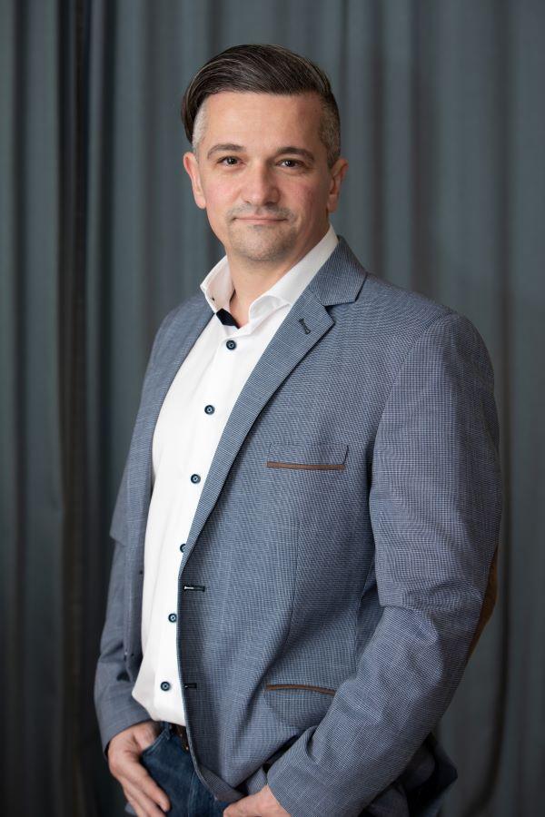 Lotár Schin - 600 x 900