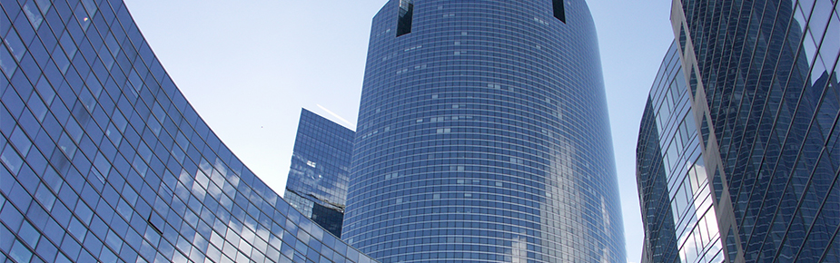 Immeuble bleu building La Défense Paris header 925x290