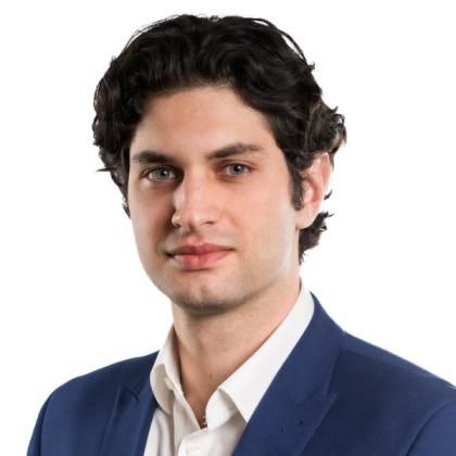 Bora Derin Bekat headshot 600x600 px