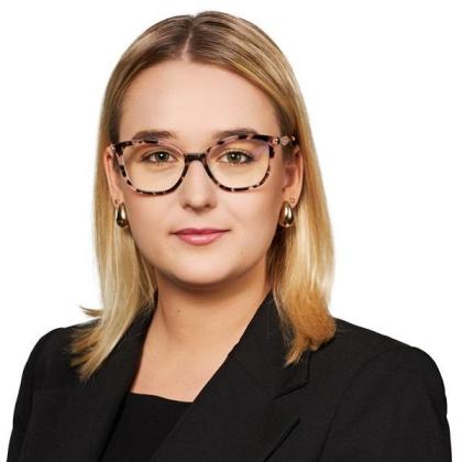 Julia Zybert headshot 600x600