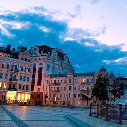 famous monument to ukrainian hetman in downtown kyiv