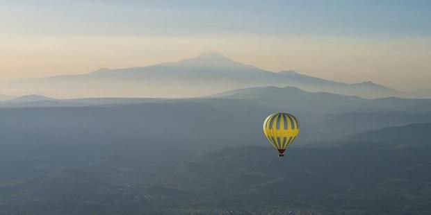 Balloon over the mountains