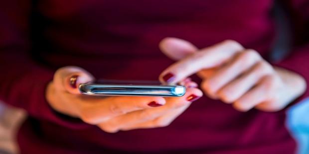 hands, phone