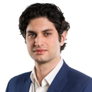 Bora Derin Bekat headshot 600x600 px