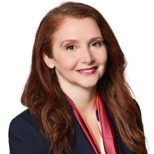 Anna Hergottova headshot 600x600px