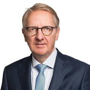 Andreas J Roquette