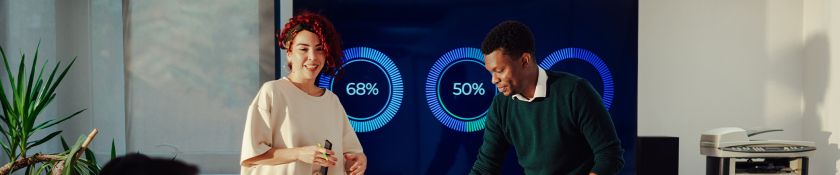 Team presentation in office 1920x400.jpg