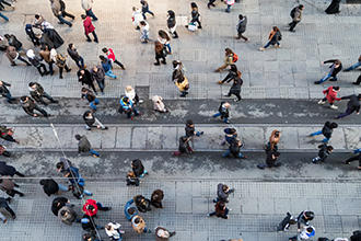 Foule rue droit du travail 330x220